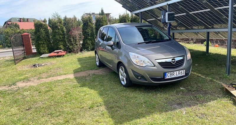 Opel Meriva cena 27800 przebieg: 82000, rok produkcji 2010 z Brodnica małe 67